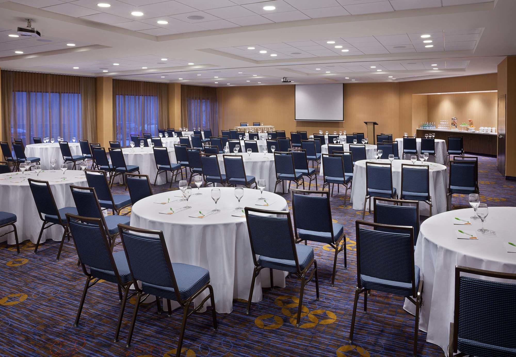 Courtyard By Marriott Toronto Northeast/Markham Exterior photo