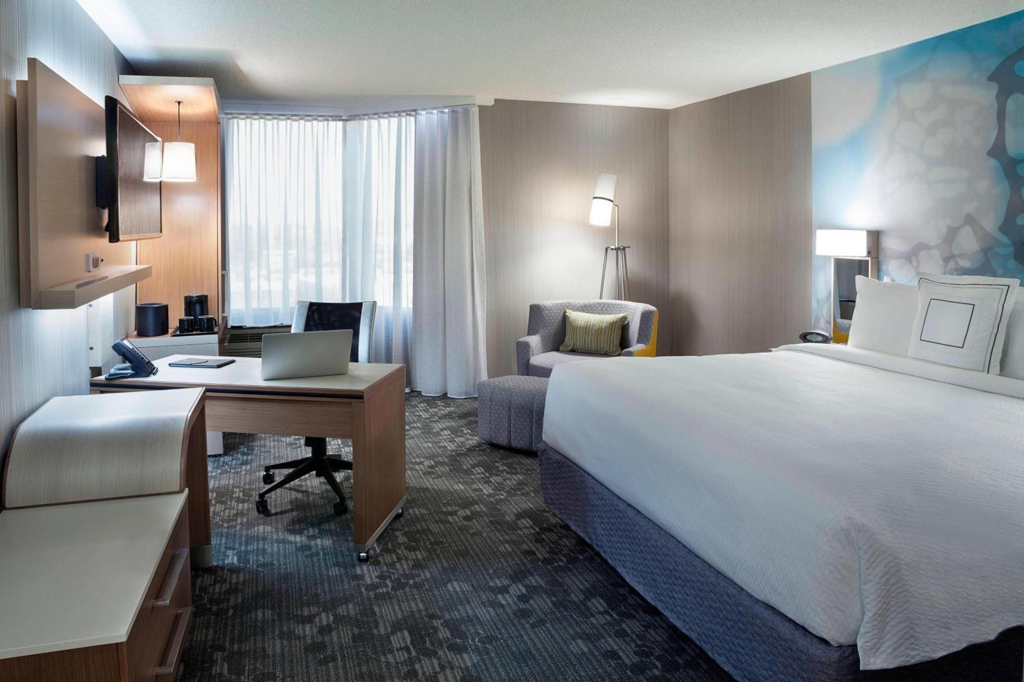 Courtyard By Marriott Toronto Northeast/Markham Exterior photo